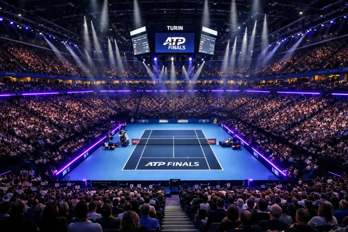 ATP Finals Arena in Turin mit beleuchteter Bühne